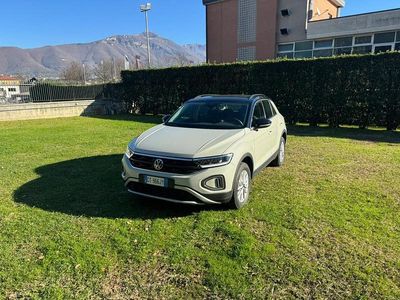 Beige Usata 2024 VW T-Roc Life SUV | 24.900 € (Buon prezzo)