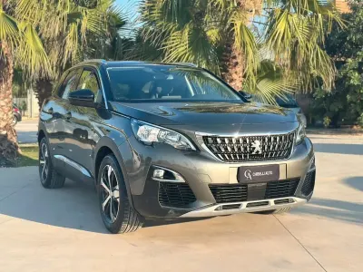 Usata Peugeot 3008 Allure 131 CV (96 kW) 2019 Verde SUV