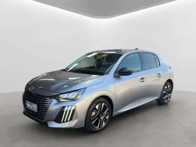 Usata Peugeot 208 Allure 101 CV (74 kW) 2025 Argento metallizzato Utilitaria
