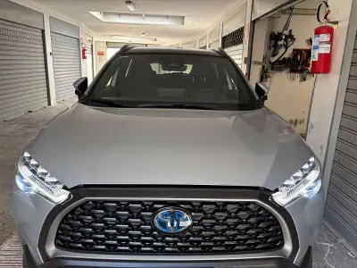 Usata Toyota Corolla Cross Lounge 152 CV (111 kW) 2023 Argento SUV
