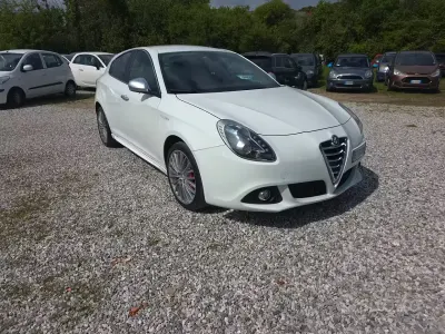 Usata Alfa Romeo Giulietta Exclusive 150 CV (110 kW) 2014 Bianco Utilitaria