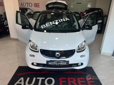 Usata Smart ForFour Passion 71 CV (52 kW) 2015 Bianco Utilitaria