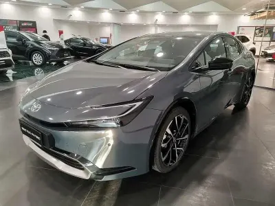 Nuova Toyota Prius Plug-in Hybrid Lounge 222 CV (163 kW) 2025 Grigio Utilitaria