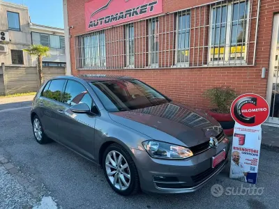Begagnad VW Golf VII Highline 122 HK (89 kW) 2014 Grå Sedan