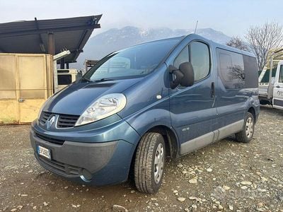 Usata Renault Traffic 115 CV (84 kW) 2014 Blu Berlina