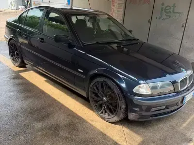 Occasion BMW 320 136 ch (100 kW) 2001 Bleue Berline