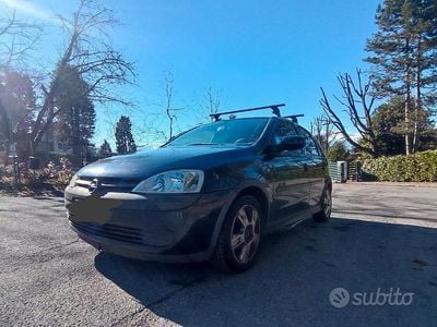 Usata Opel Corsa 2000 Blu Berlina