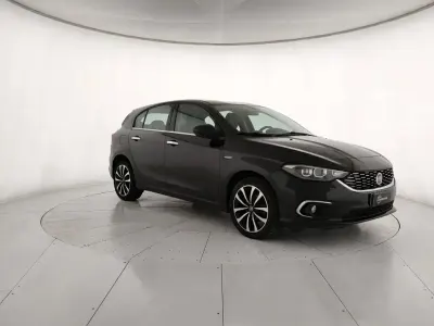 Usata Fiat Tipo Lounge 120 CV (88 kW) 2017 Nero Berlina
