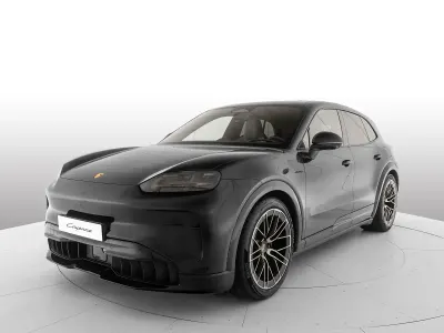 Nuova Porsche Cayenne Electric 2026 Nero cromite metallizzato SUV