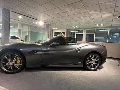 Usata Ferrari California 460 CV (338 kW) 2010 Grigio scuro Cabrio