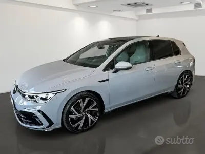 Usata VW Golf VIII R-line 150 CV (110 kW) 2024 Grigio Berlina