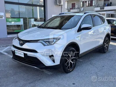 Usata Toyota RAV4 Style 155 CV (114 kW) 2017 Bianco SUV