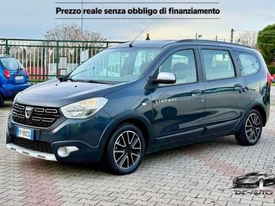 Usata Dacia Lodgy Stepway 109 CV (80 kW) 2018 Grigio Monovolume
