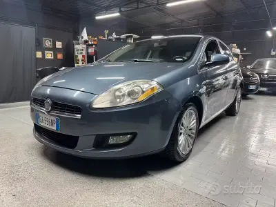 Usata Fiat Bravo Dynamic 90 CV (66 kW) 2010 Blu/azzurro Utilitaria