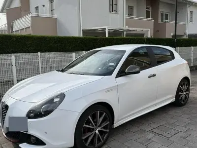 Usata Alfa Romeo Giulietta Super 120 CV (88 kW) 2017 Bianco Utilitaria