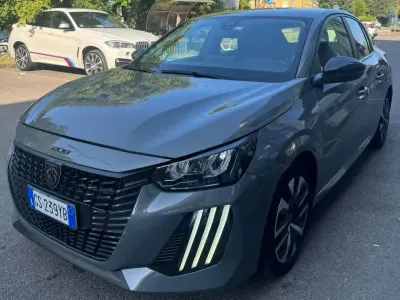 Usata Peugeot 208 Active 75 CV (55 kW) 2024 Grigio Utilitaria