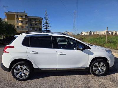Usata Peugeot 2008 Allure 120 CV (88 kW) 2016 Bianco SUV