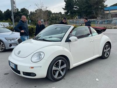 Usata VW New Beetle 105 CV (77 kW) 2007 Bianco Utilitaria