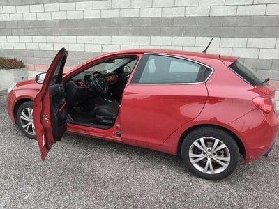 Usata Alfa Romeo Giulietta Distinctive 170 CV (125 kW) 2013 Rosso Utilitaria