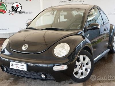 Usata VW Beetle 104 CV (76 kW) 2006 Nero Utilitaria