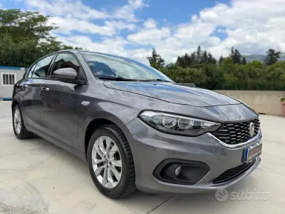 Usata Fiat Tipo Lounge 95 CV (69 kW) 2019 Grigio Berlina
