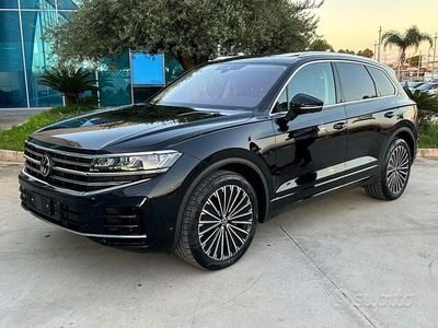 Nero Usata 2024 VW Touareg Elegance SUV | 72.900 € (Molto cara)