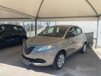 Usata Lancia Ypsilon Gold 85 CV (62 kW) 2014 Grigio Utilitaria
