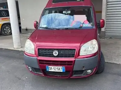 Usata Fiat Doblò 85 CV (62 kW) 2008 Rosso Monovolume
