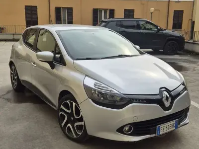 Usata Renault Clio IV 73 CV (53 kW) 2015 Berlina
