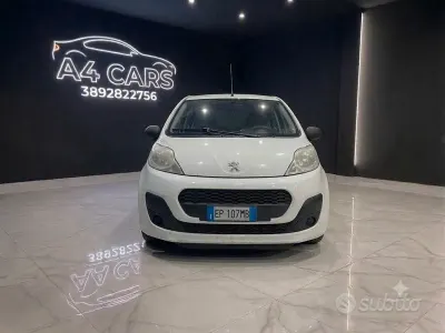 Usata Peugeot 107 68 CV (50 kW) 2012 Bianco Utilitaria
