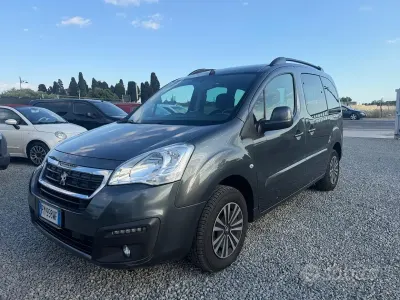 Usata Peugeot Partner Tepee 99 CV (72 kW) 2017 Grigio Monovolume