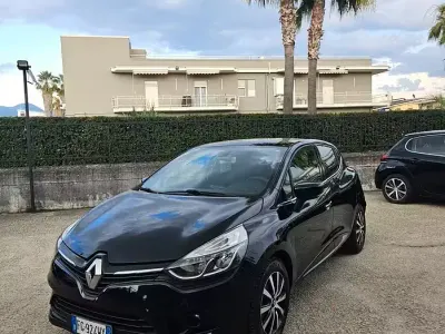 Usata Renault Clio IV Zen 90 CV (66 kW) 2017 Nero Berlina