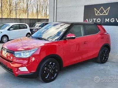 Usata Ssangyong (KGM) Tivoli 116 CV (85 kW) 2016 Rosso SUV