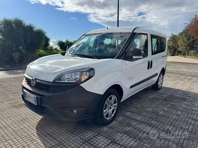 Usata Fiat Doblò Lounge 95 CV (69 kW) 2020 Bianco Monovolume
