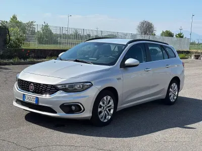 Usata Fiat Tipo Business 120 CV (88 kW) 2017 Grigio Station wagon