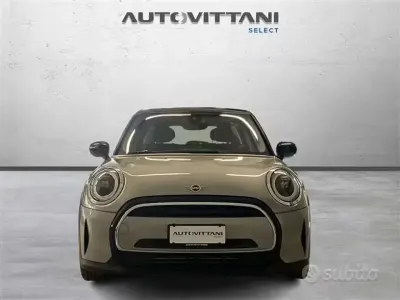 Usata Mini Cooper Essential 136 CV (100 kW) 2024 Grigio chiaro Utilitaria