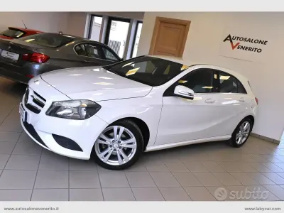 Gebraucht Mercedes A160 90 PS (66 kW) 2014 Weiß Limousine