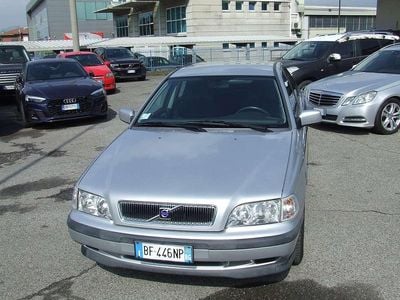 Usata Volvo S40 122 CV (89 kW) 1999 Argento Berlina