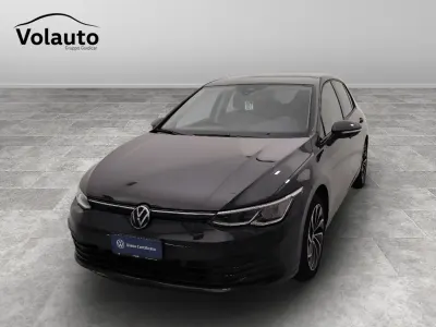 Usata VW Golf VIII Life 110 CV (80 kW) 2023 Grigio Utilitaria