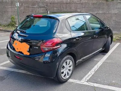 Usata Peugeot 208 82 CV (60 kW) 2016 Utilitaria