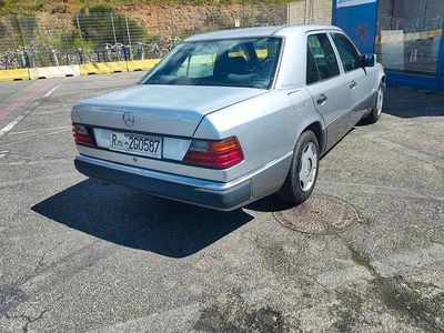Occasion Mercedes E200 122 ch (89 kW) 1992 Argent Berline