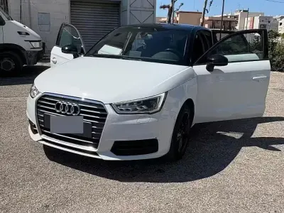 Usata Audi A1 Sportback 90 CV (66 kW) 2015 Bianco Utilitaria