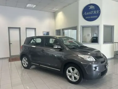 Usata Toyota Urban Cruiser Sol 101 CV (74 kW) 2010 Grigio Utilitaria