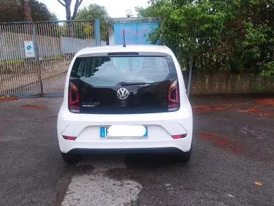 Usata VW up! Move 68 CV (50 kW) 2019 Bianco Utilitaria