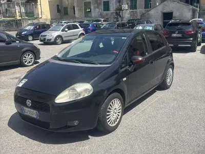 Usata Fiat Grande Punto Active 65 CV (47 kW) 2007 Nero Utilitaria