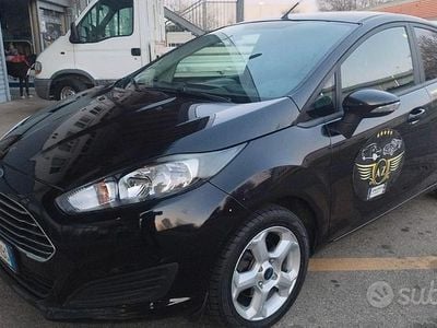 Usata Ford Fiesta 60 CV (44 kW) 2014 Blu Utilitaria
