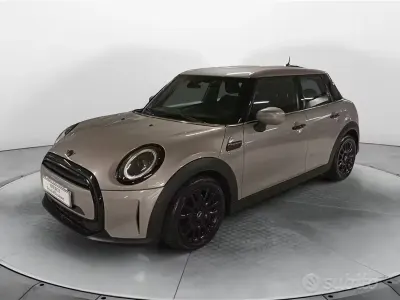 Usata Mini Cooper 136 CV (100 kW) 2023 Rosso Utilitaria
