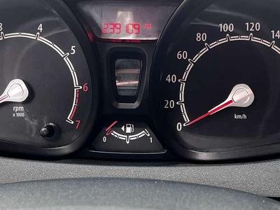 Usata Ford Fiesta Business Edition 97 CV (71 kW) 2012 Utilitaria