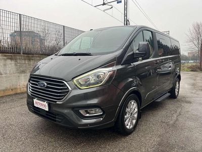 Usata Ford Tourneo Titanium 170 CV (125 kW) 2018 Grigio Monovolume