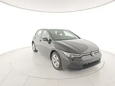 Usata VW Golf VIII Life 116 CV (85 kW) 2024 Nero Utilitaria